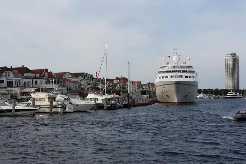 Traveloge Mit Schwimmbad Und Sauna Lübeck Extérieur photo